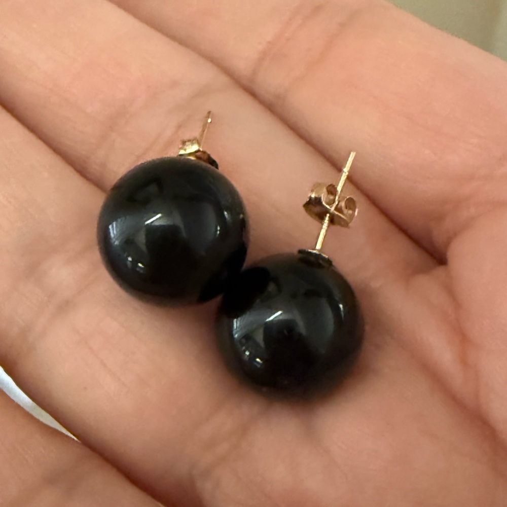 Solid 14K gold 11.8mm black onyx stud earrings - Picture 7 of 8